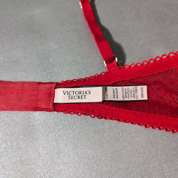 Victoria's Secret Red Embroidered Dream Angels Lightly Lined Demi Bra Size 32D - Picture 4 of 7